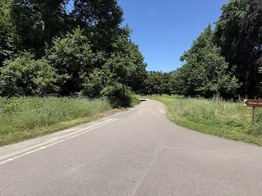 Anneau cyclable Raymond Poulidor